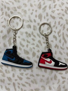 Keychain Set Color: Blue & Red.